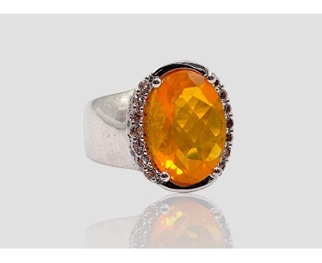 Massiver Ring aus Silber besetzt mit einem facc. Bernstein RG: 52 , 8,6 g