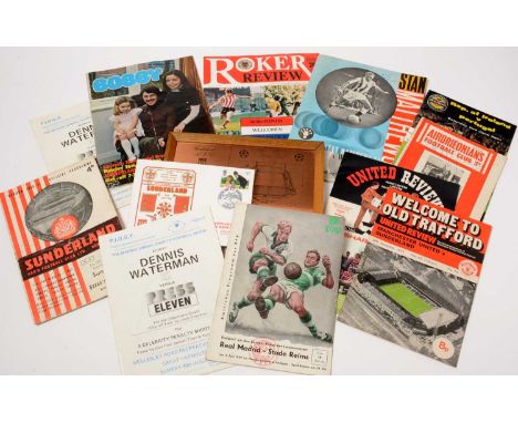 Sunderland AFC interest memorabilia, to include: a collection of star pattern and other badges each bearing the head of a 196