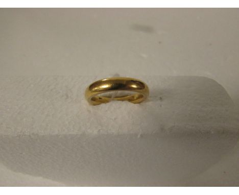 22ct gold wedding ring, 10.5g