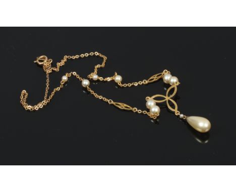 A 9ct gold and faux pearl necklet.