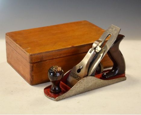 Mid 20th Century Marples of Sheffield model M4 plane in wooden box   Condition: 