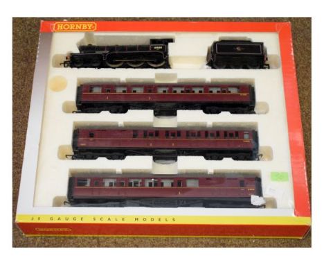 Model Railway - Hornby OO Gauge - Limited edition B.R.4-6-0 Class B12/3, together with composite coach and two brake coaches 