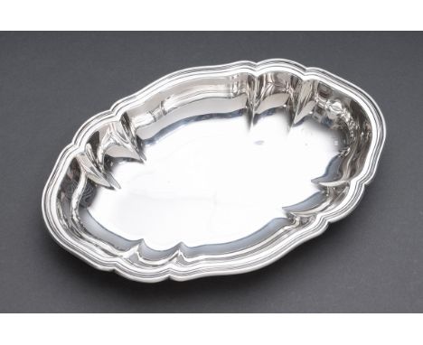 Ovale Brotschale "Chippendale", Wilkens/Bremen, Silber 835, 489g, 4,5x31,5x21,5cm, leichte Kratzer und Druckstellen