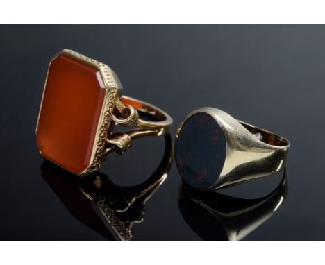 2 Diverse GG 585  Siegelringe: Handgearbeiteter Herrenring mit achteckiger Karneolplatte (Gr. 59, Platte lose) und klassische