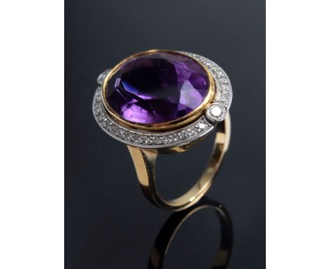 Formschöner GG 750 Ring mit oval facettiertem Amethyst in Brillant- und Achtkantdiamantlunette (zus. ca. 0.44ct/IF-VVS/W), 9,