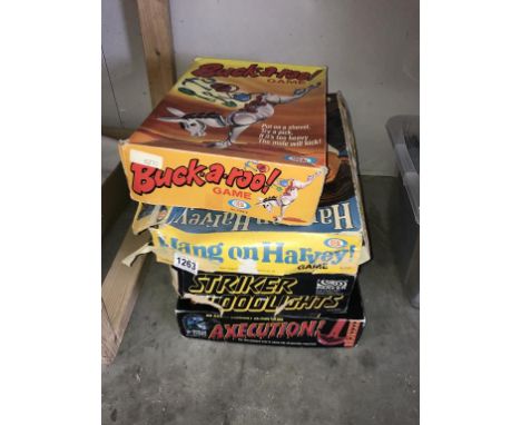 A quantity of vintage games including Axecution, Hang on Harvey, Parker striker flood lights, Games Workshop etc. (completene