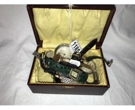 A quantity of vintage watches