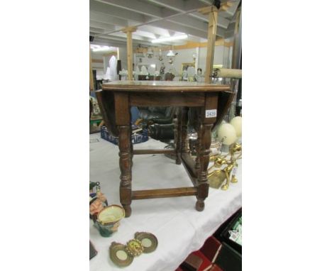 A small oak gate leg table. (Collect only)