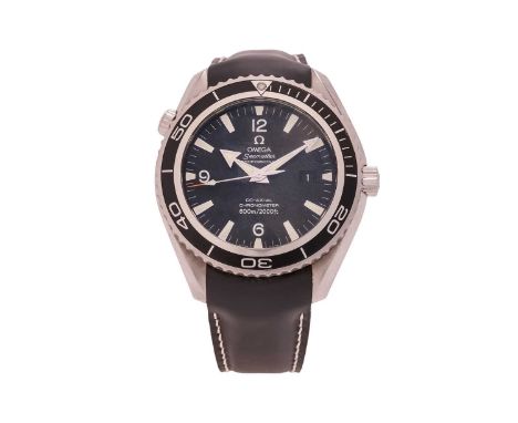 OmegaSeamaster Planet OceanReference: 29005081Serial: 84935181Bezel: Uni-DirectionalYear: November 2010Case Material: Stainle