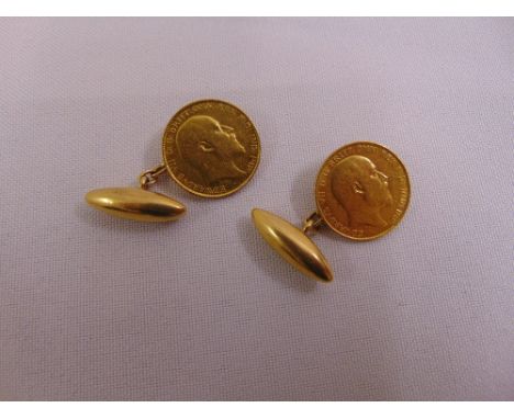 A pair of half Sovereign cufflinks, approx total weight 11.4g