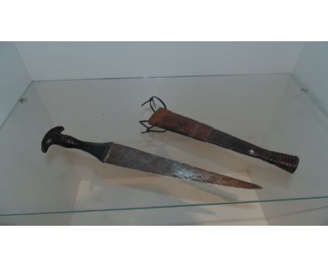 African Tribal Dagger in leather scabbard.1880 Suddan/ catawiki 