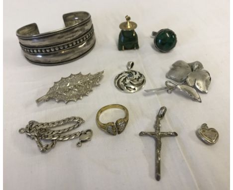 A small collection of silver and white metal jewellery together with a jade Buddha pendant. To include Thomas Sabo charm. 