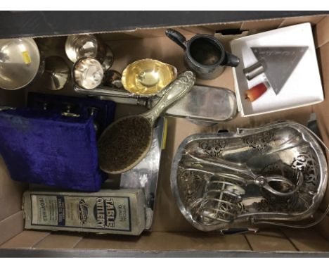 A box of assorted vintage silver plated items. To include boxed Indian egg cups, cake slice and goblets. 