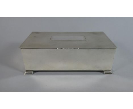 A Good Quality Silver Rectangular Cigarette Box, B'ham 1922, 18x9.5x6cms 