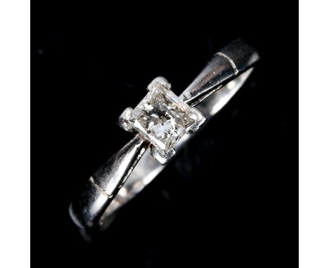 A modern platinum 0.4ct Princess-cut solitaire diamond ring, diamond weight calculated from measurements: 4.30mm x 4.11mm x 2