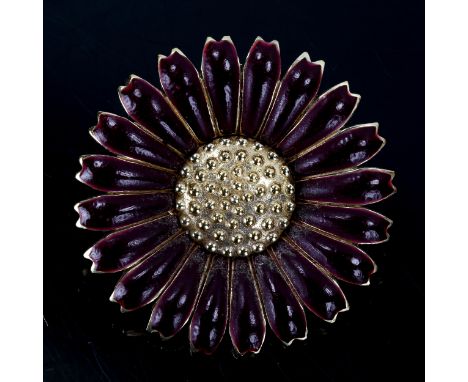 KRANZ & ZIEGLER - a Danish vermeil sterling silver and maroon enamel daisy pattern pendant/brooch, diameter 32.6mm, 13.6gqNo 