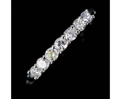 A modern 9ct white gold 7-stone diamond ring, set with modern round brilliant-cut diamonds, total diamond content approx 0.48