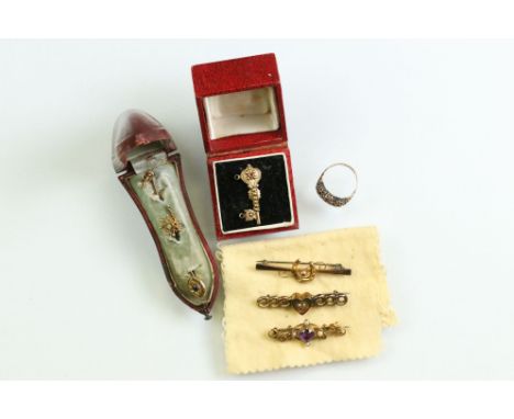 Edwardian amethyst and pearl 9ct yellow gold bar brooch, replacement pin; an Edwardian pearl and paste rose metal bar brooch,