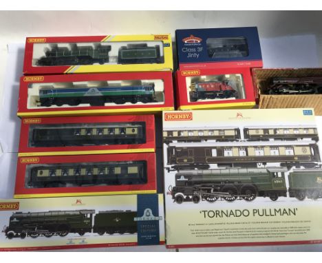 Hornby OO scale boxed Locomotives and carriages including The Tornado Pullman set #R3093, Flying Scotsman, a Bachmann class 3