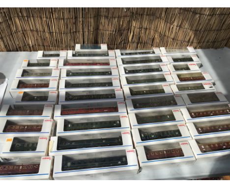 Marklin railways HO/OO scale, boxed carriages x36