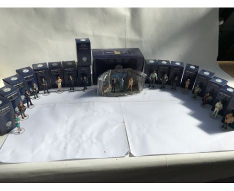 Corgi toys , Icon collectible figures of James Bond 007 , including 17 figures and a special edition diorama set