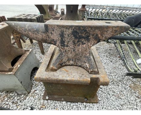 A VINTAGE BLACKSMITHS ANVIL ON A STAND LENGTH 78CM 