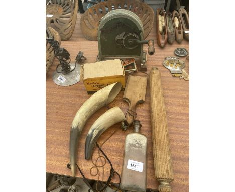 VARIOUS VINTAGE ITEMS TO INCLUDE HORNS, BUTTER PATS, CAMERA, GRINDER ETC 