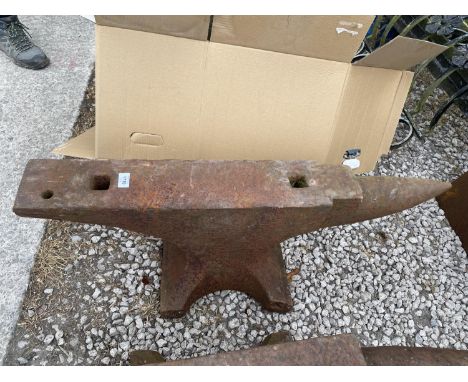 A VINTAGE BLACKSMITHS ANVIL LENGTH 94CM 