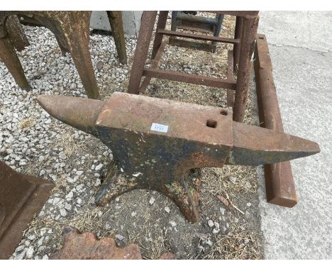 A VINTAGE BLACKSMITHS ANVIL LENGTH 74CM 