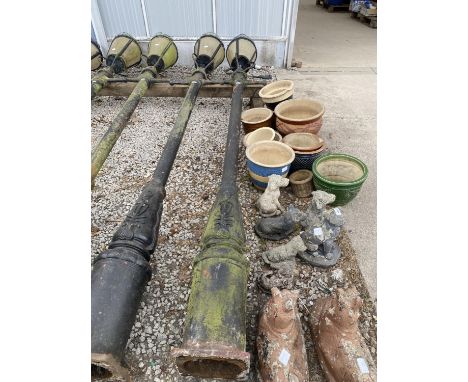 A VINTAGE DECORATIVE CAST IRON STREET LAMP 340CM 