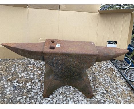A VINTAGE BLACKSMITHS ANVIL LENGTH 85CM 