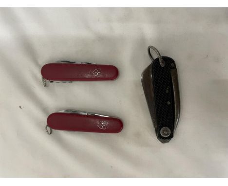 THREE VINTAGE PENKNIVES TO INCLUDE TWO SWISS ARMY PLUS ONE OTHER 