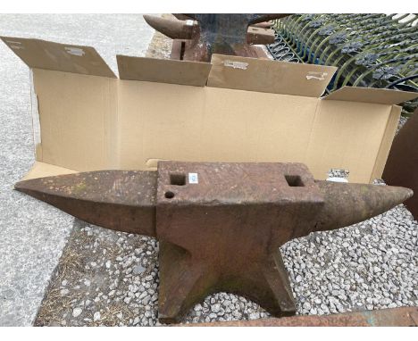 A VINTAGE BLACKSMITHS ANVIL LENGTH 101CM 