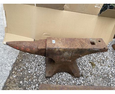 A VINTAGE BLACKSMITHS ANVIL LENGTH 81CM 
