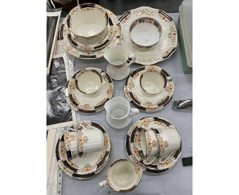 A QUANTITY OF ALFRED MEAKIN ZENITH SHAPE 'GOLDEN GLORY' CUPS, SAUCERS, PLATES, BOWLS, SERVING DISHES, JUGS, ETC 