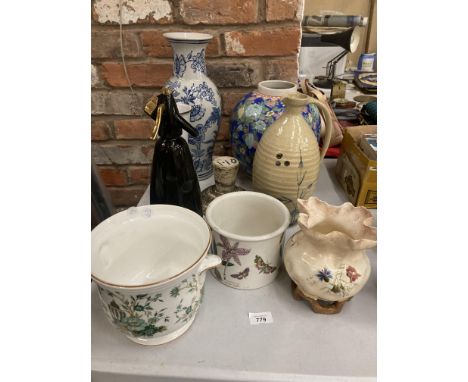 A CROWN STAFFORDSHIRE KOWLOON PLANTER TOGETHER WITH A PORTMERION BOTANIC GARDEN PLANTER - SODA STREAM, VASES ETC 