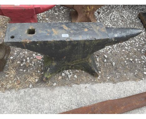 A VINTAGE BLACKSMITHS ANVIL LENGTH 88CM 