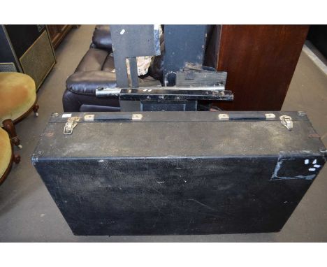 PORTABLE HAMMOND ELECTRIC ORGAN MODEL B400