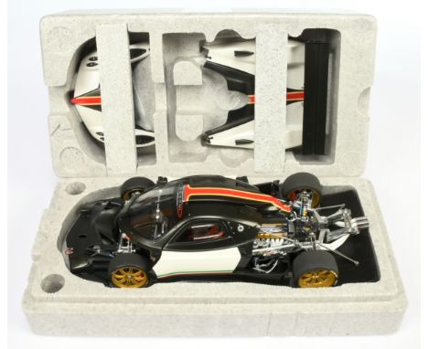 Autoart 1/18th scale Pagani Zonda R white, black - Excellent Plus (some light dust marks) with inner packing only, no outer b