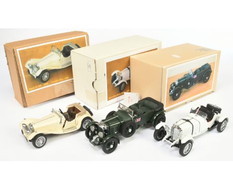 &nbsp;Mixed 1/24th scale group (1) Danbury Mint 1931 Mercedes Benz SSKL - white (2) Franklin Mint&nbsp; 1929 Supercharged Ben