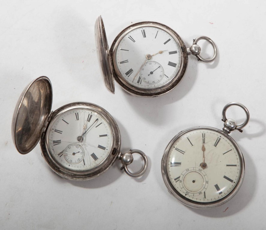 A SILVER CASED GENT'S POCKET WATCH, hallmark London 1884, the enamel ...