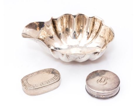 ******* A George III LADLE (without handle)  NOT PAPBOAT as stated in the  catalogue ******with lobed sides and scalloped rim