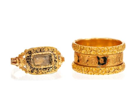 A George III 18ct gold memorial ring, the central band inscribed 'In Memory Of', flanked by floral bands, inner band inscribe