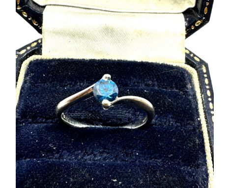 9ct white gold blue gemstone ring weight 2.2g 