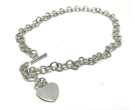 Silver t-bar &amp; heart pendant necklace weight 52g 