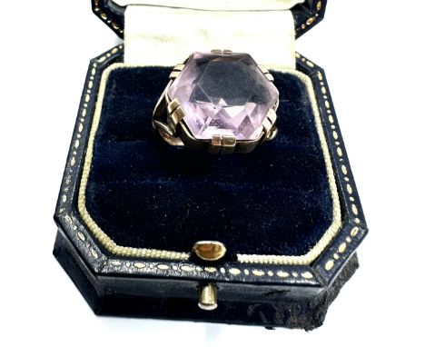 9ct gold amethyst ring weight 6.1g 
