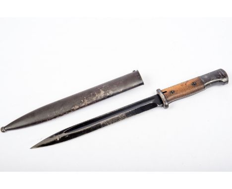 Wehrmachtsbajonett K 98 Bajonett und Scheide nummerngleich gestempelt. Baujahr 1940. Herst. BKC. L.: 40 cm
