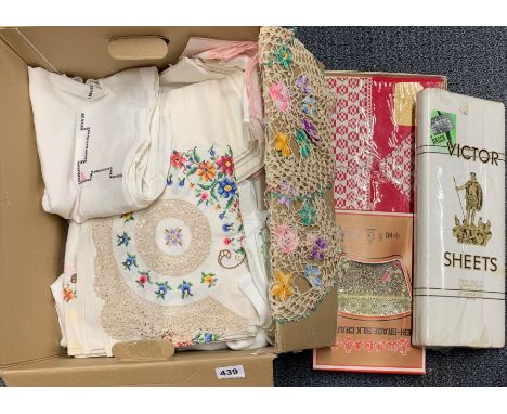 A box of mixed vintage linen.