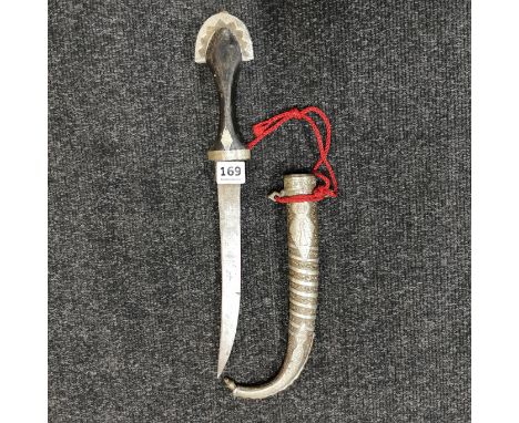 ONE EASTERN DAGGER