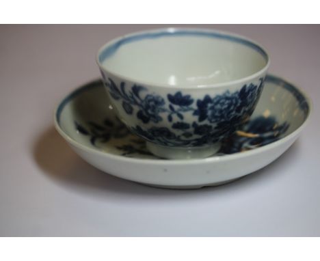 Worcester blue & white printed "Fence" pattern teabowl & saucer, circa 1775, good condition